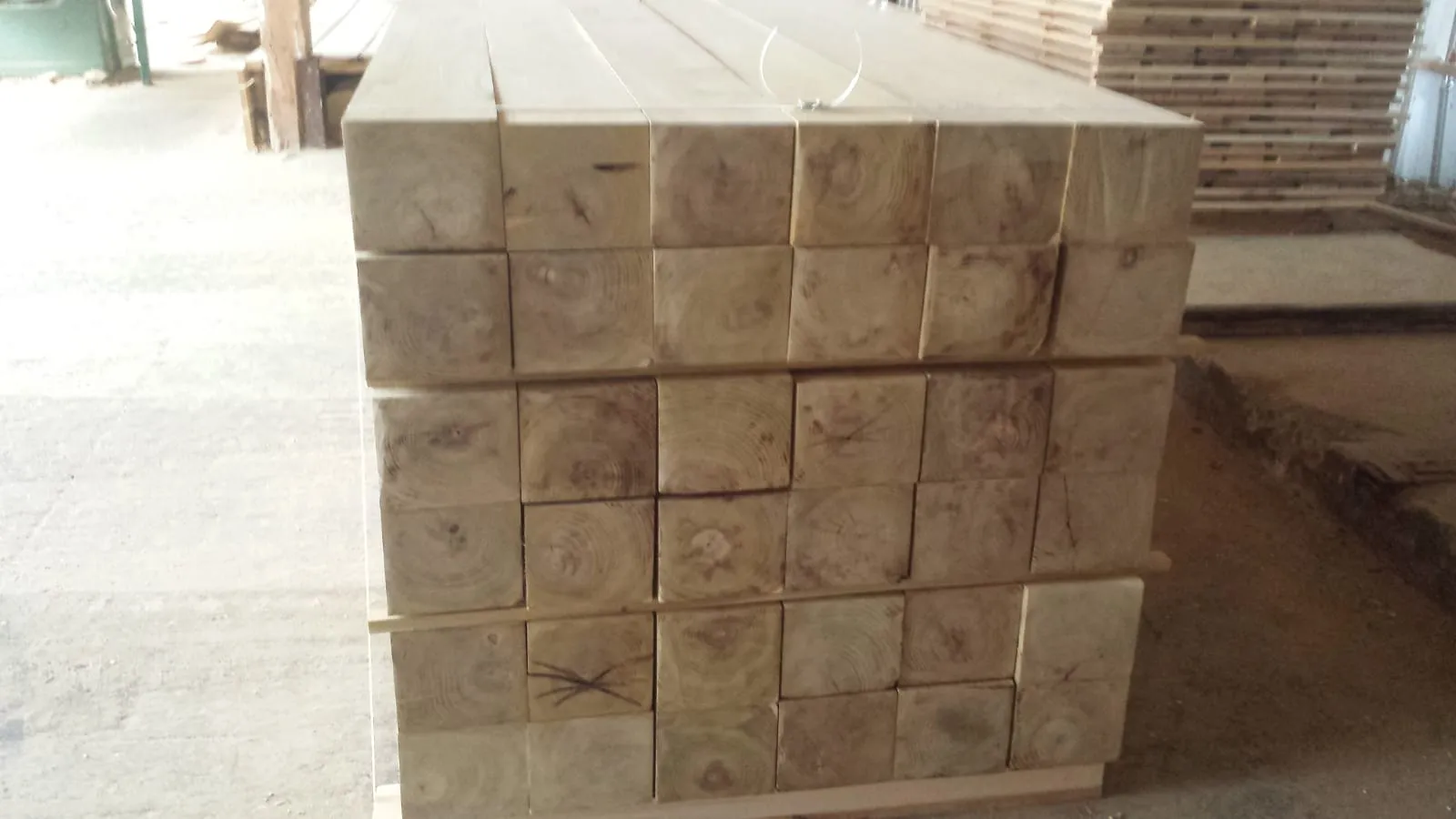 Robinia Squared Timber Planed 2